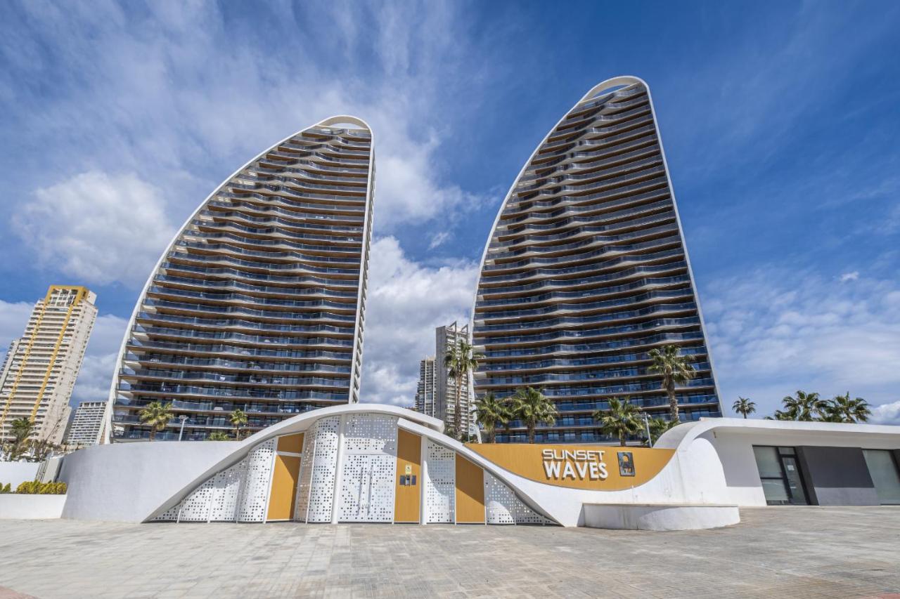 Sunset Waves Deluxe Apartments Poniente Beach Resort Benidorm Exterior foto